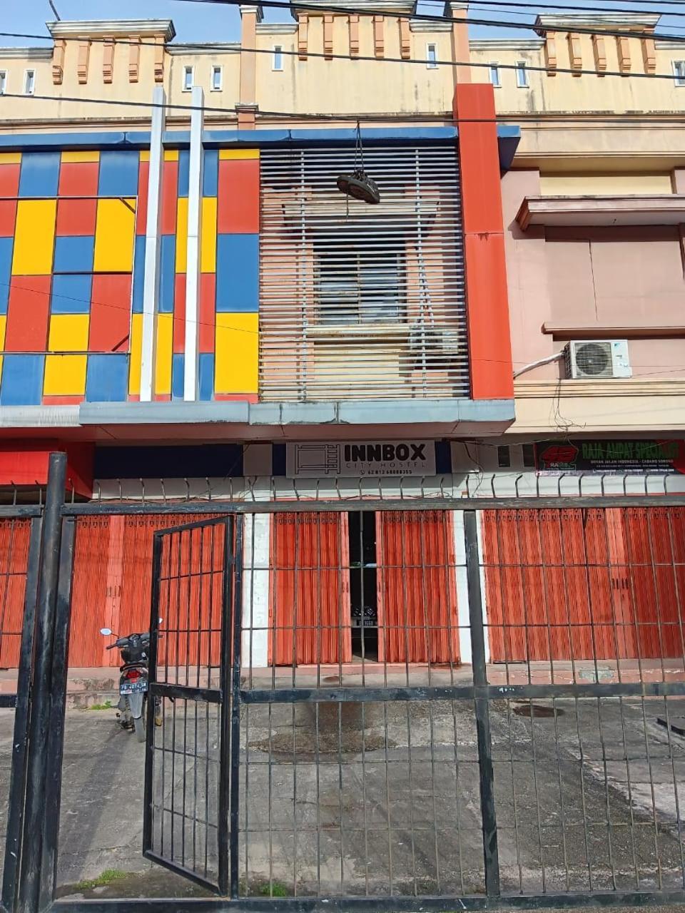 Innbox Hostel Sorong Ngoại thất bức ảnh